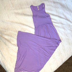 Floor length dress W/ pockets.